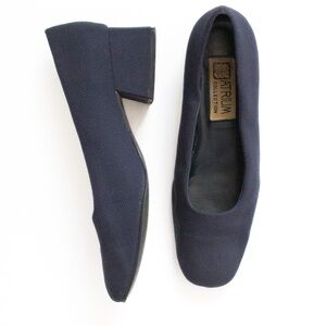Atrium Collection | Vintage 80’s Navy Blue Closed Rounded Toe Heels | Size 10M